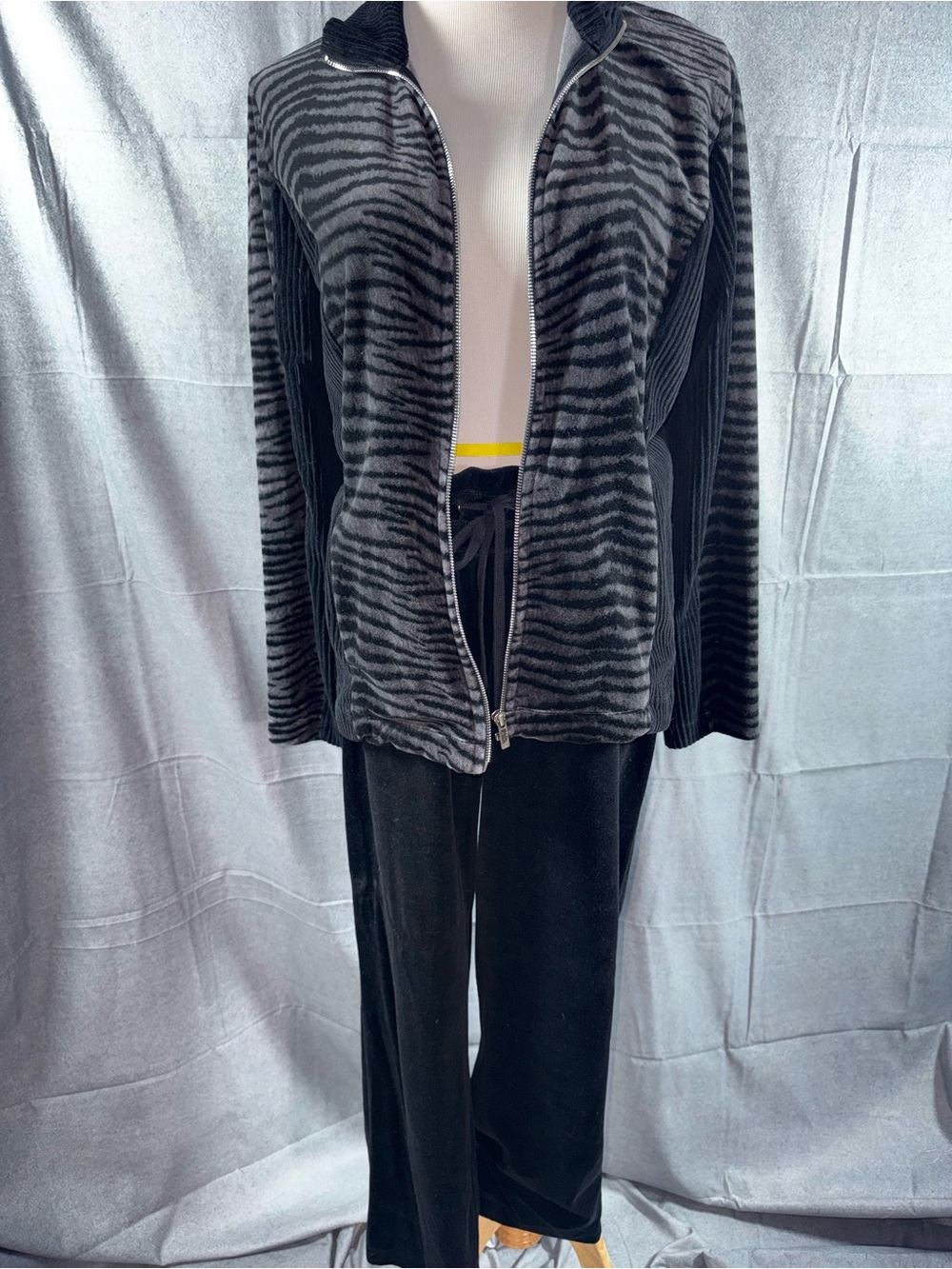 2412-Jones New York Black Zebra-Print Zip Bomber Jacket Pants Set